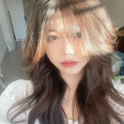 单车上的少女